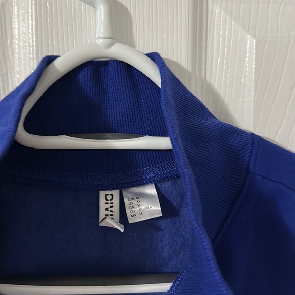 Bundle 3 tops - Picture 6 of 8